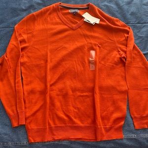 Club room sweater